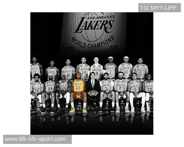 浓眉领衔四人交易正式达成独行侠三方交易获得米德尔顿等球员 浓眉领衔四人交易正式达成独行侠三方交易获得米德尔顿等球员